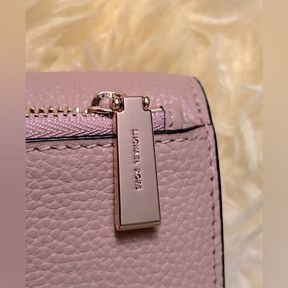 Michael Kors wallet… never used - Picture 5 of 5